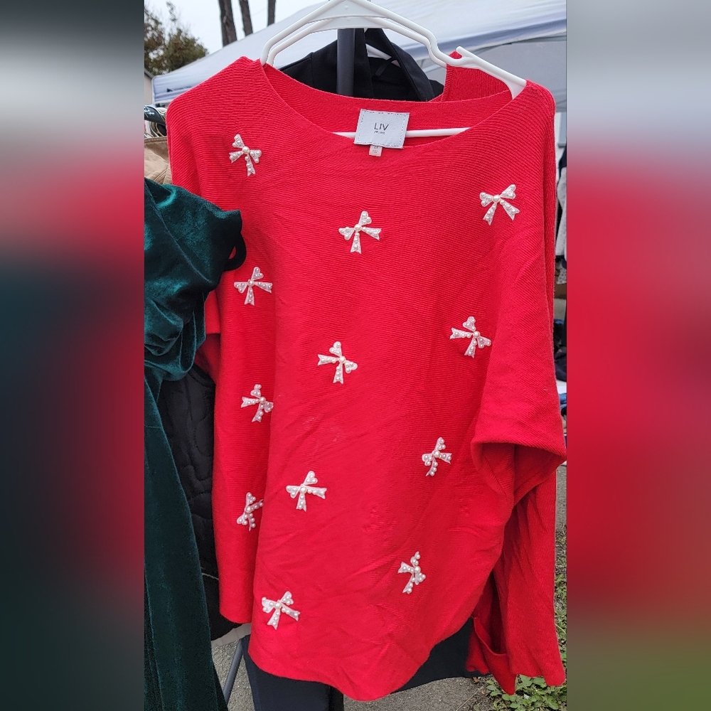 Chic Red Bow-Embellished Women's Sweatshirt